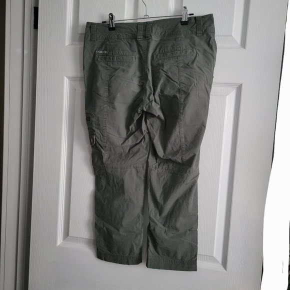 Columbia Omni Shade Cargo Capri's - Picture 2 of 14